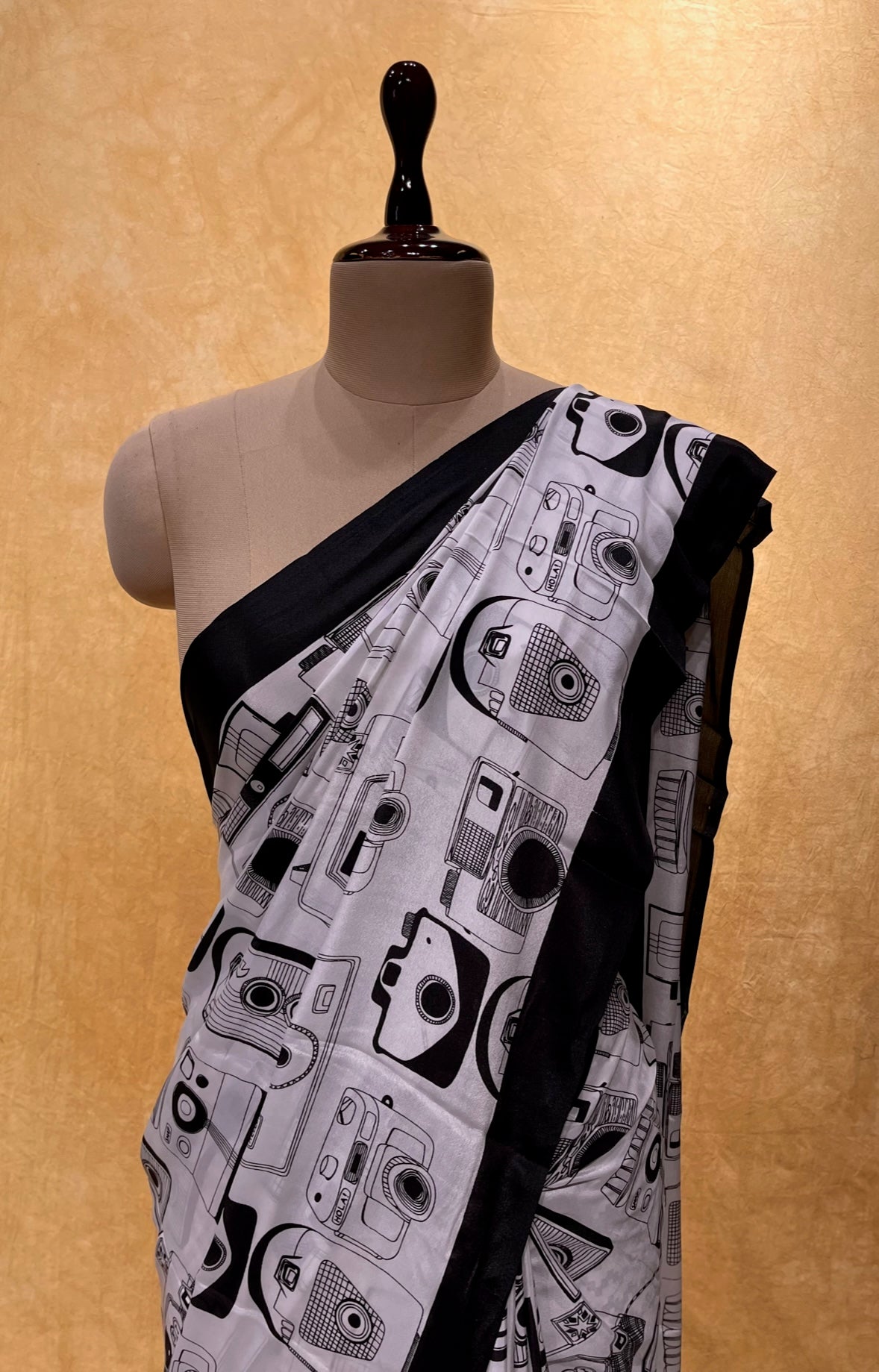 Saree : Dark rama paper silk digital printed saree