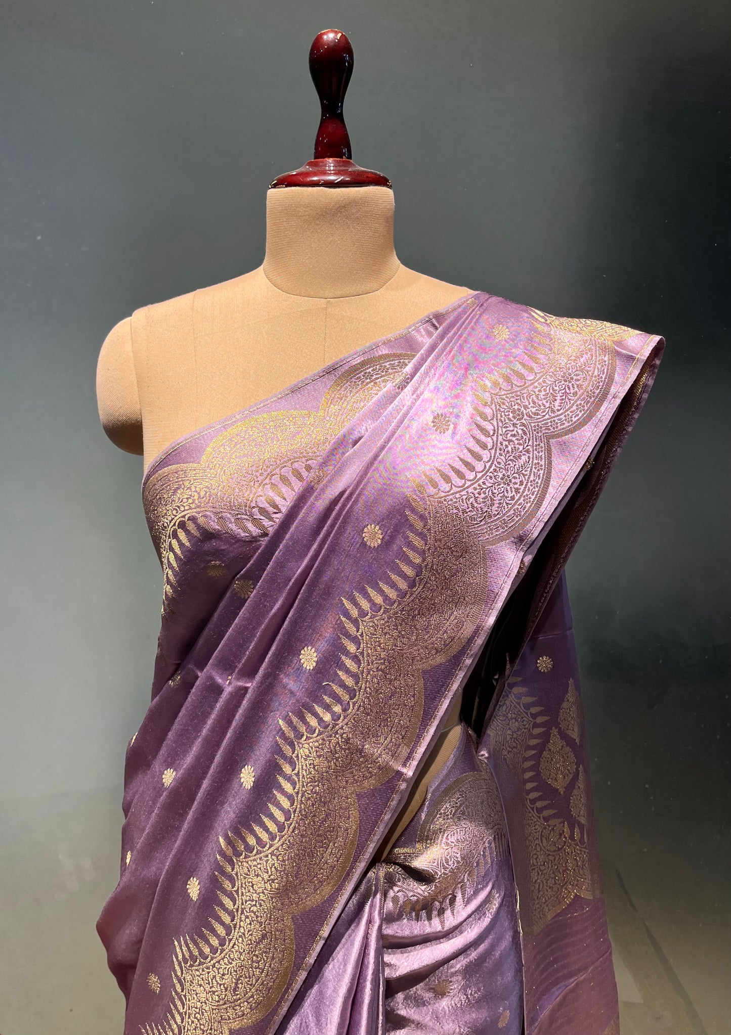 LAVENDER COLOUR SATIN SILK SAREE EMBELLISHED WITH ZARI WEAVES