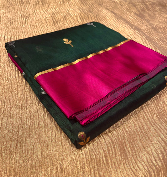 BOTTLE GREEN COLOUR PURE CHANDERI PATTU SILK SAREE WITH CONTRAST BORDER EMBELLISHED WITH ZARI WEAVES