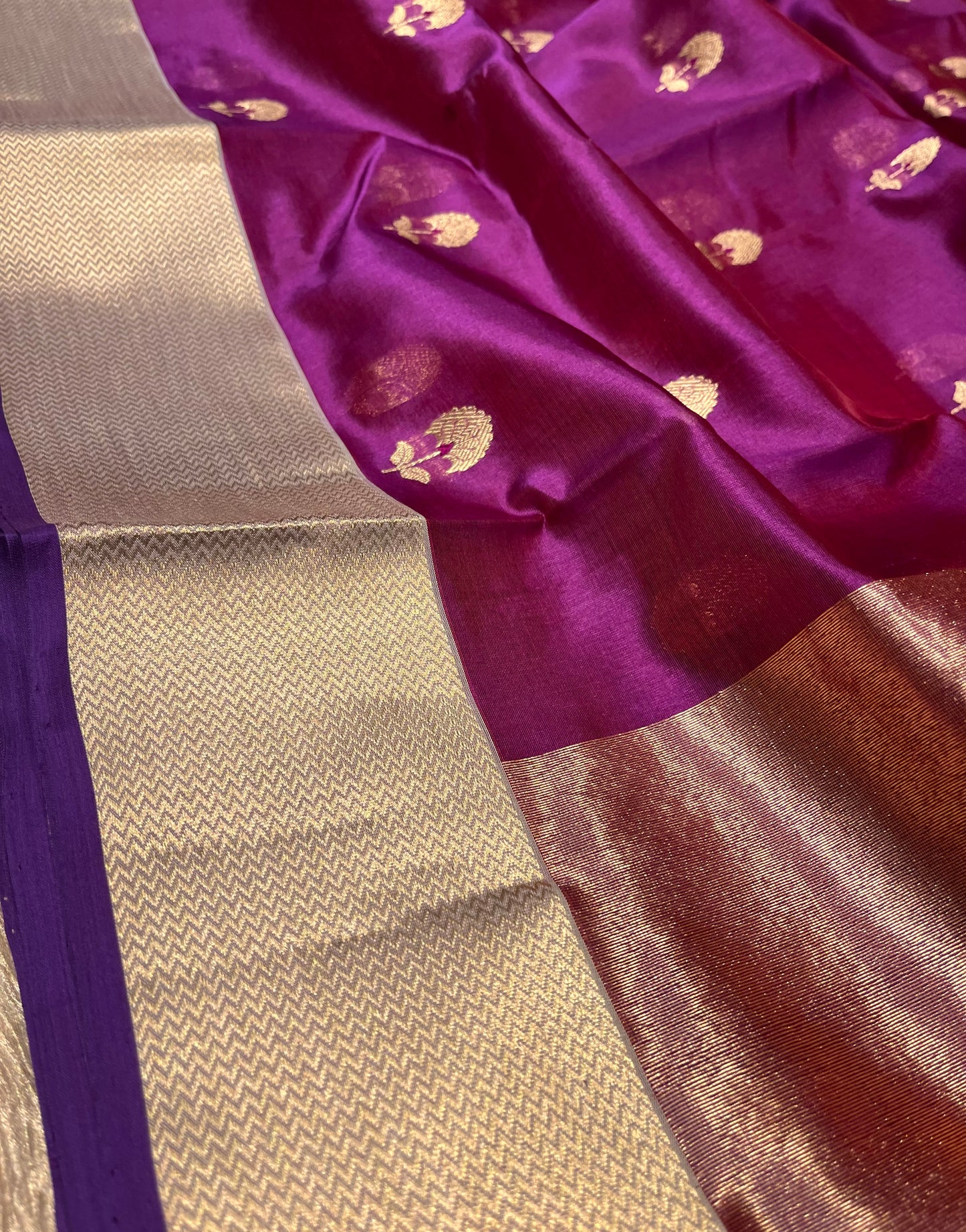 MAGENTA COLOUR PURE CHANDERI PATTU SILK SAREE EMBELLISHED WITH ZARI WEAVES