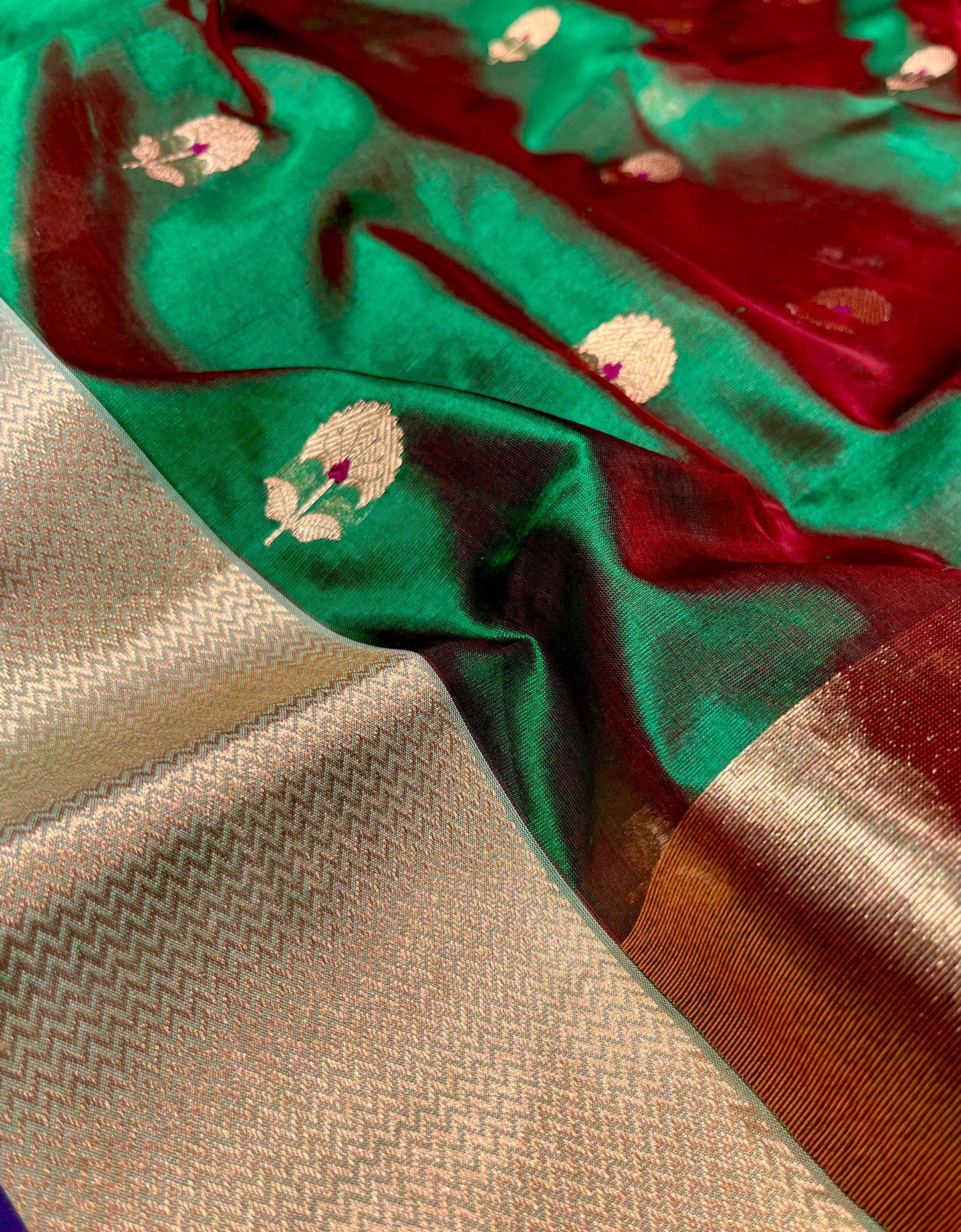 GREEN COLOUR PURE CHANDERI PATTU SILK SAREE WITH ZARI BORDER & BUTTI