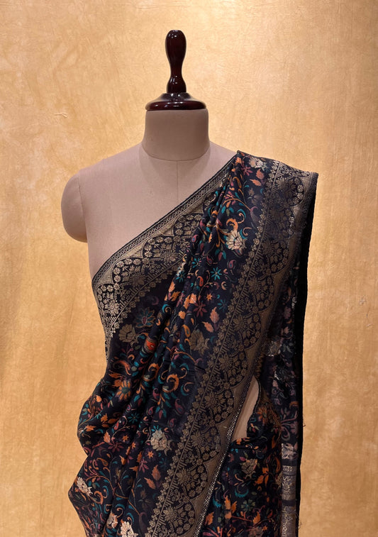 (DELIVERY IN 25 DAYS) BLACK COLOUR DOLA SILK SAREE EMBELLISHED WITH ZARI BORDER