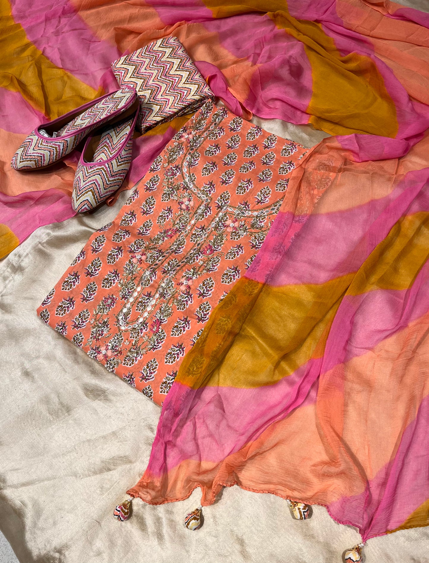 PEACH COLOUR COTTON UNSTITCHED SUIT WITH CHIFFON DUPATTA & JUTTI