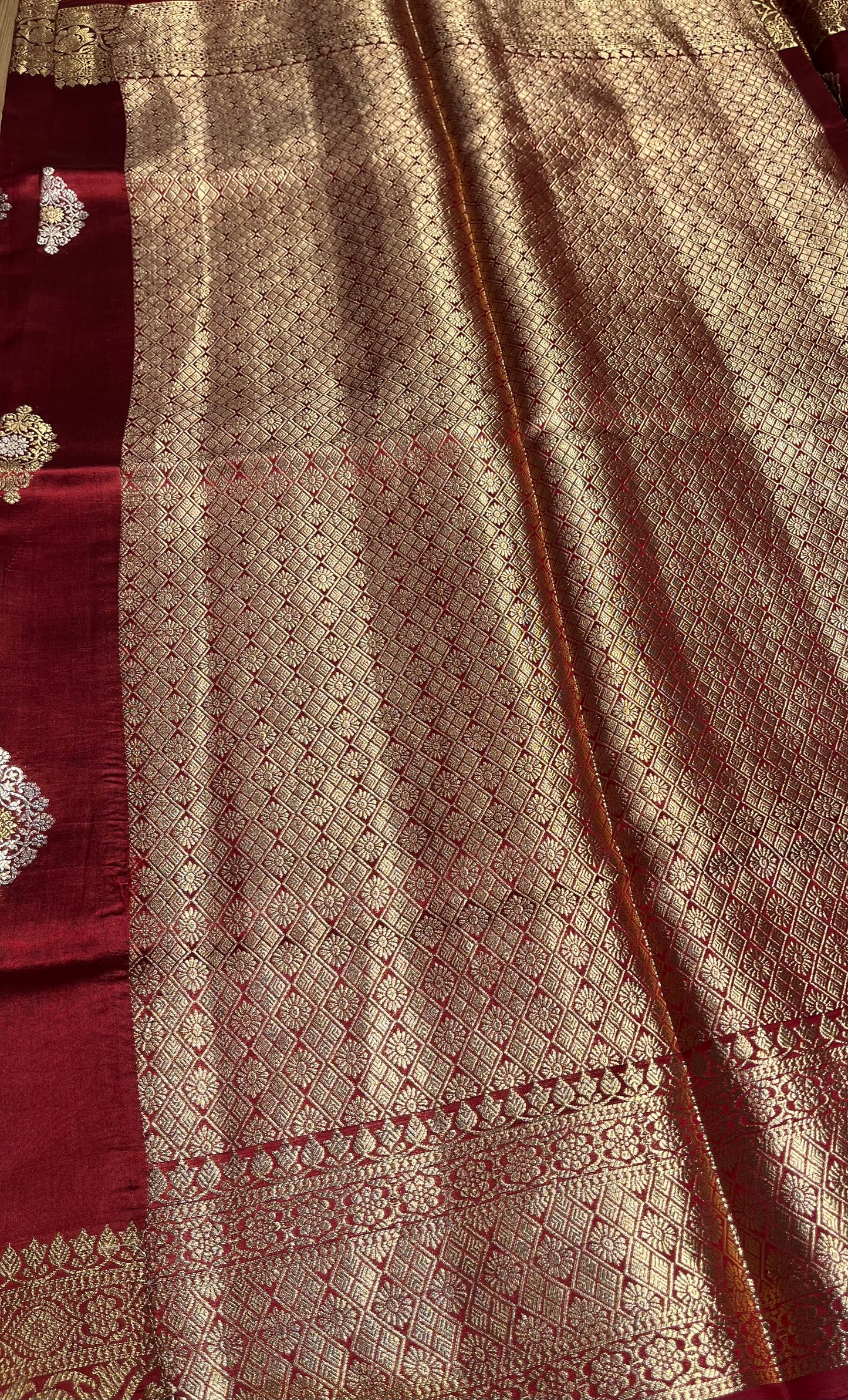 MAROON COLOUR PURE BANARASI SILK/CHINIYA SILK SAREE EMBELLIZED WITH ZARI WEAVES