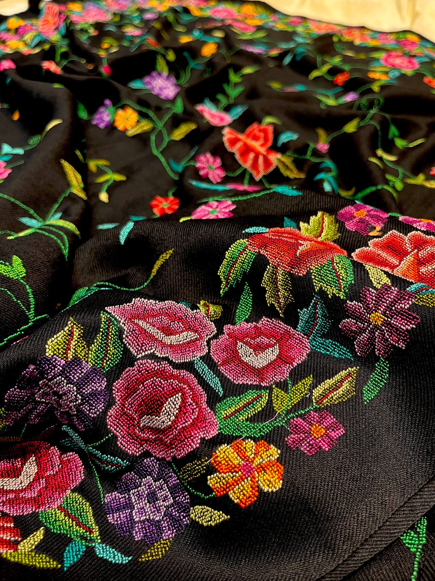 ELEGANT BLACK HAND PETIT POINT PASHMINA SHAWL LUXURIOUS & TIMELESS ( DELIVERY IN 60-70 DAYS )