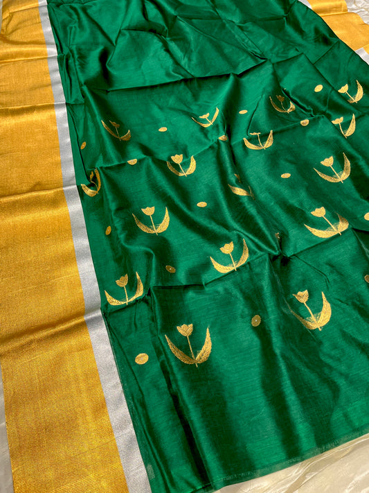 BOTTLE GREEN COLOR PURE CHANDERI HANDLOOM SAREE EMBELLISHED WITH ZARI BORDER & BOOTA