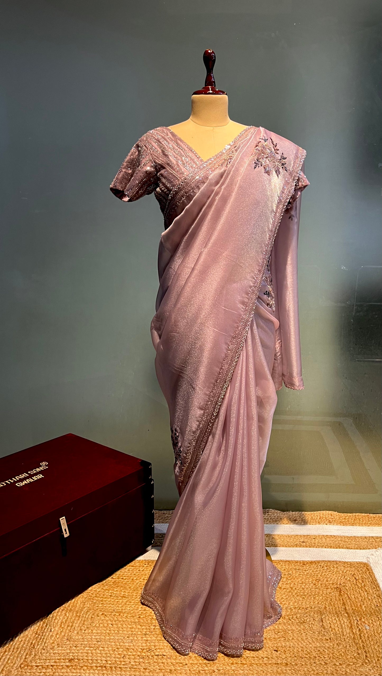 MAUVE COLOUR IMPORTED GLITTER ORGANZA SAREE WITH READYMADE BLOUSE EMBELLISHED WITH CUTDANA WORK