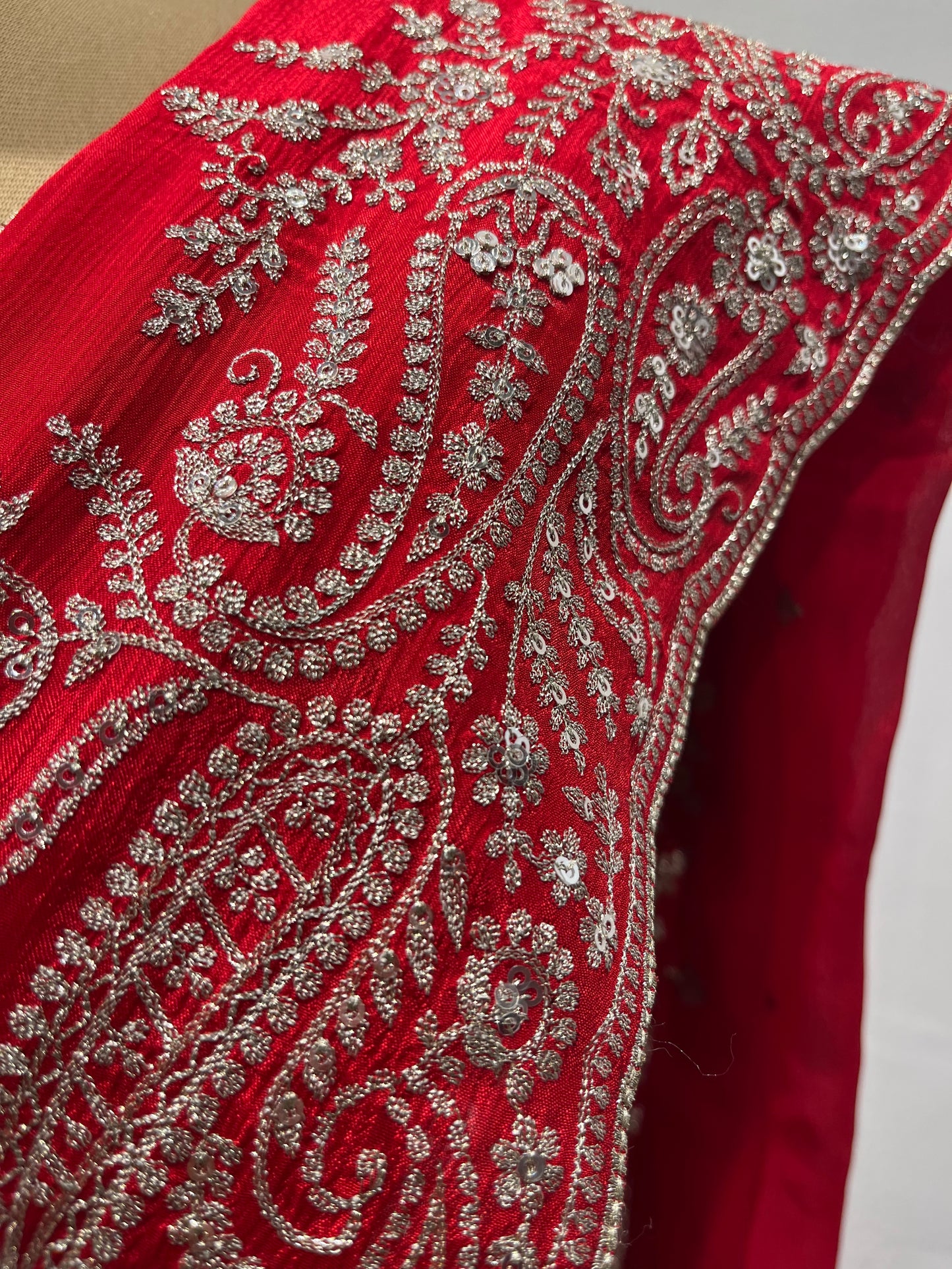 RED COLOUR CHINON READYMADE BLOUSE EMBROIDERED SAREE EMBELLISHED WITH ZARI & SEQUINS WORK ( INCLUDE UNSTITCHED BLOUSE )