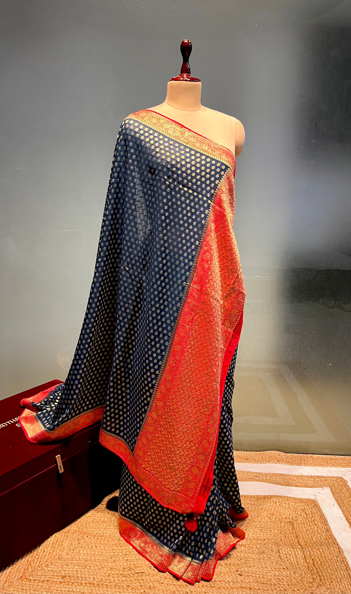 TEAL BLUE COLOUR GEORGETTE KHADDI SAREE WITH CONTRAST BORDER & PALLA EMBELLISHED WITH ZARI WEAVES