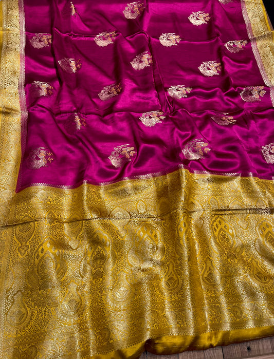 MAGENTA COLOUR SATIN SILK SAREE EMBELLISHED WITH ZARI WEAVES & CONTRAST BLOUSE - Kothari Sons