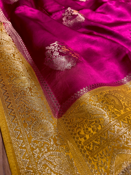 MAGENTA COLOUR SATIN SILK SAREE EMBELLISHED WITH ZARI WEAVES & CONTRAST BLOUSE - Kothari Sons