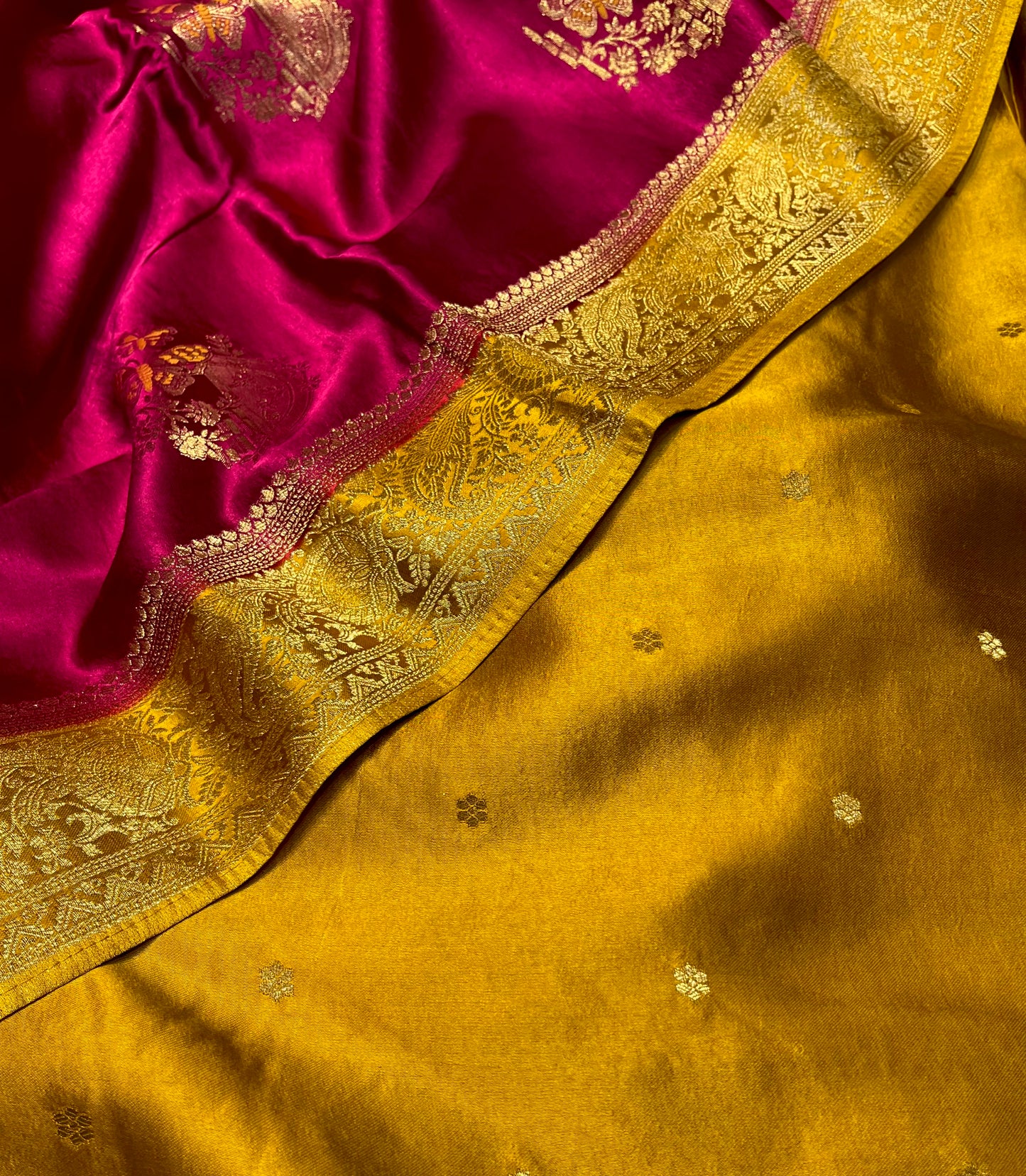 MAGENTA COLOUR SATIN SILK SAREE EMBELLISHED WITH ZARI WEAVES & CONTRAST BLOUSE - Kothari Sons