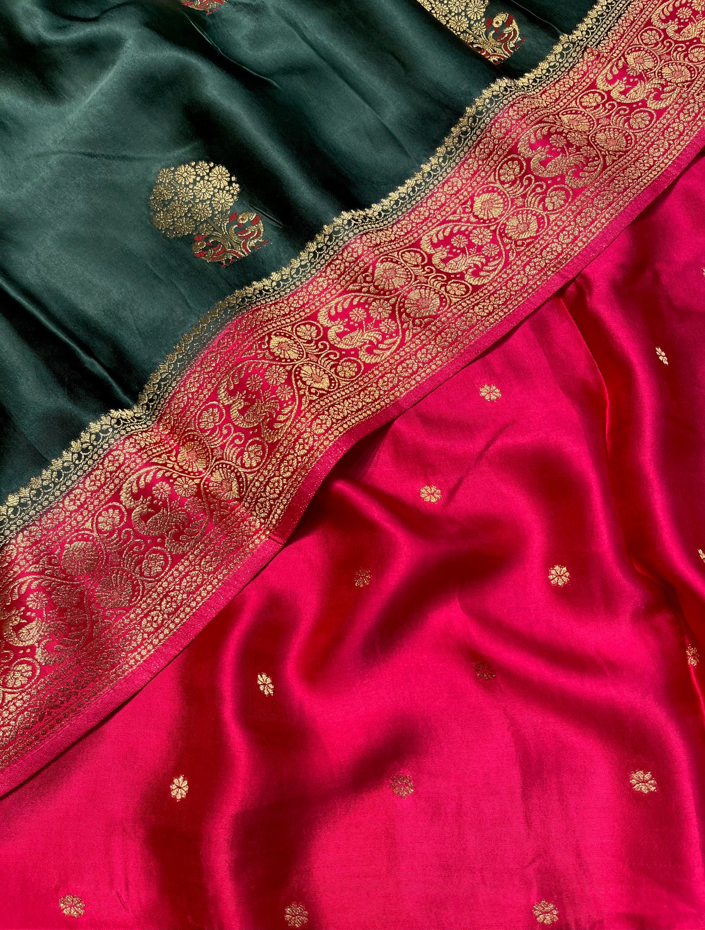 GREEN COLOUR SATIN SILK SAREE EMBELLISHED WITH ZARI WEAVES & CONTRAST BLOUSE - Kothari Sons