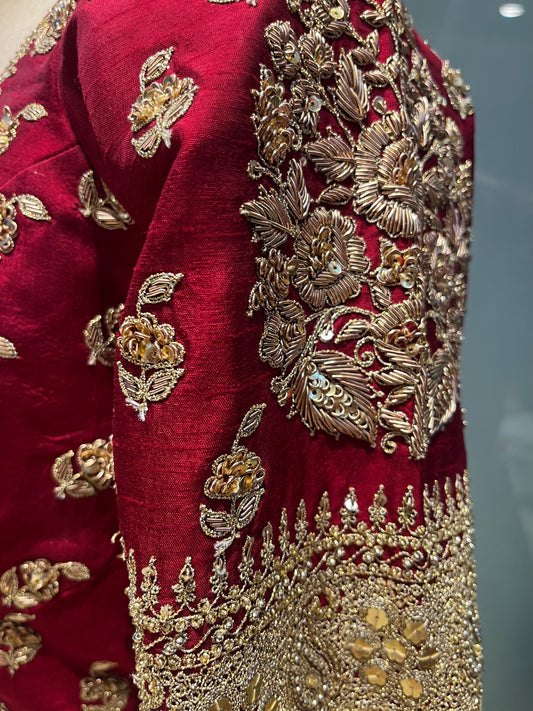 MAROON COLOUR RAW SILK BRIDAL HAND EMBROIDERED LEGENGA WITH READYMADE BLOUSE & NET DUPATTA EMBELLISHED WITH AARI, ZARDOZI & SEQUINS WORK