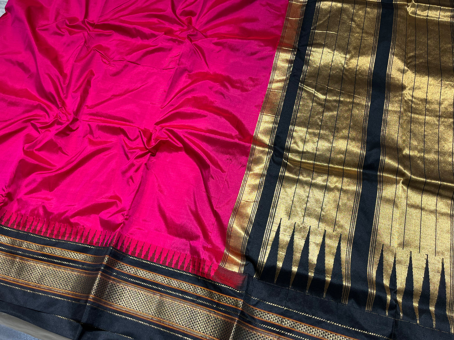 HOT PINK COLOR PURE GADWAL SILK SAREE WITH CONTRAST BORDER & PALLA EMBELLISHED WITH ZARI WEAVES