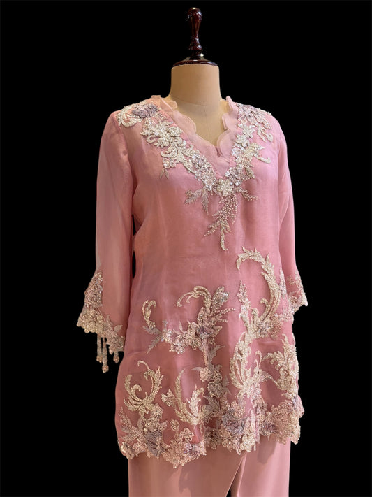 PINK PURE ORGANZA CHANTILLY LACE APPLIQUÉ TOP WITH CREPE PANTS (DELIVERY IN 30 DAYS)