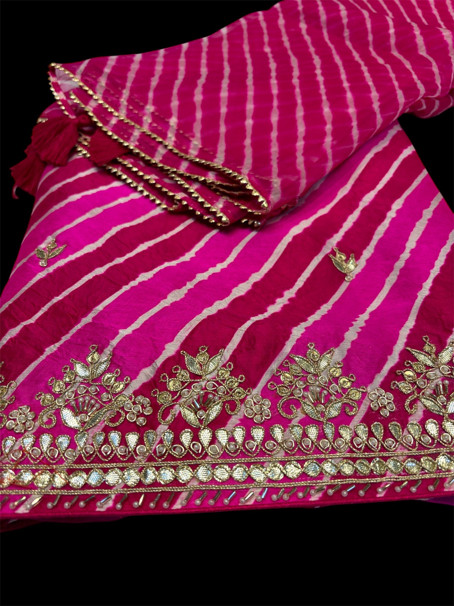 PINK LEHERIYA PURE SILK UNSTITCHED SUIT SET WITH ORGANZA DUPATTA AND CREPE BOTTOM – EMBELLISHED WITH GOTA PATTI WORK
