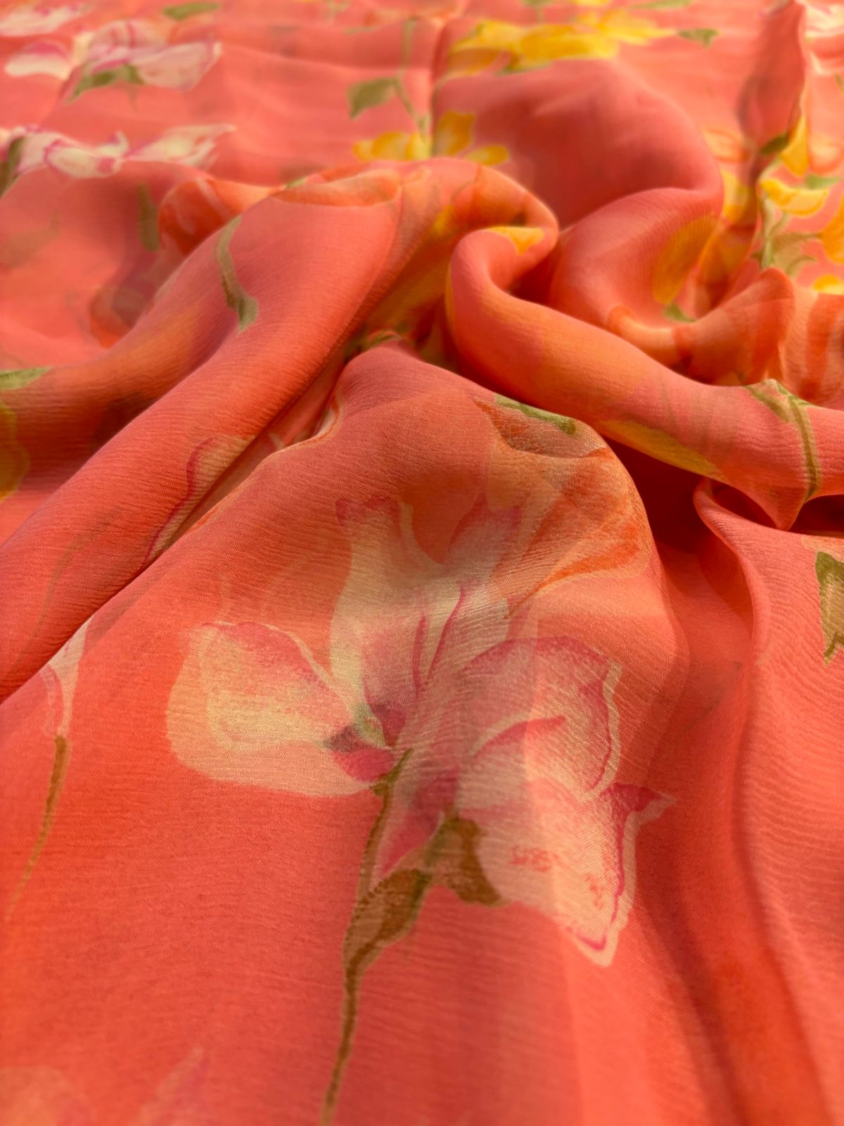 PEACH COLOUR FLORAL PRINTED CHIFFON SAREE WITH PLAIN CREPE BLOUSE