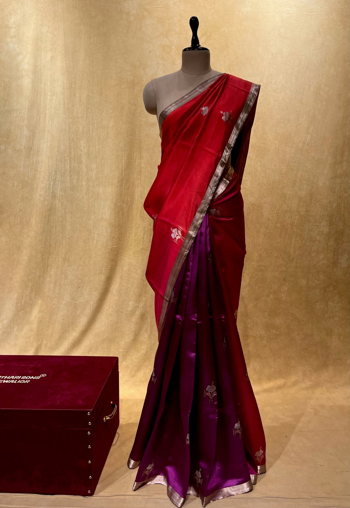 WINE & RED COLOUR PURE BANARASI SILK SAREE WITH CONTRAST CONTRAST PALLA EMBELLISHED WITH ZARI WEAVES