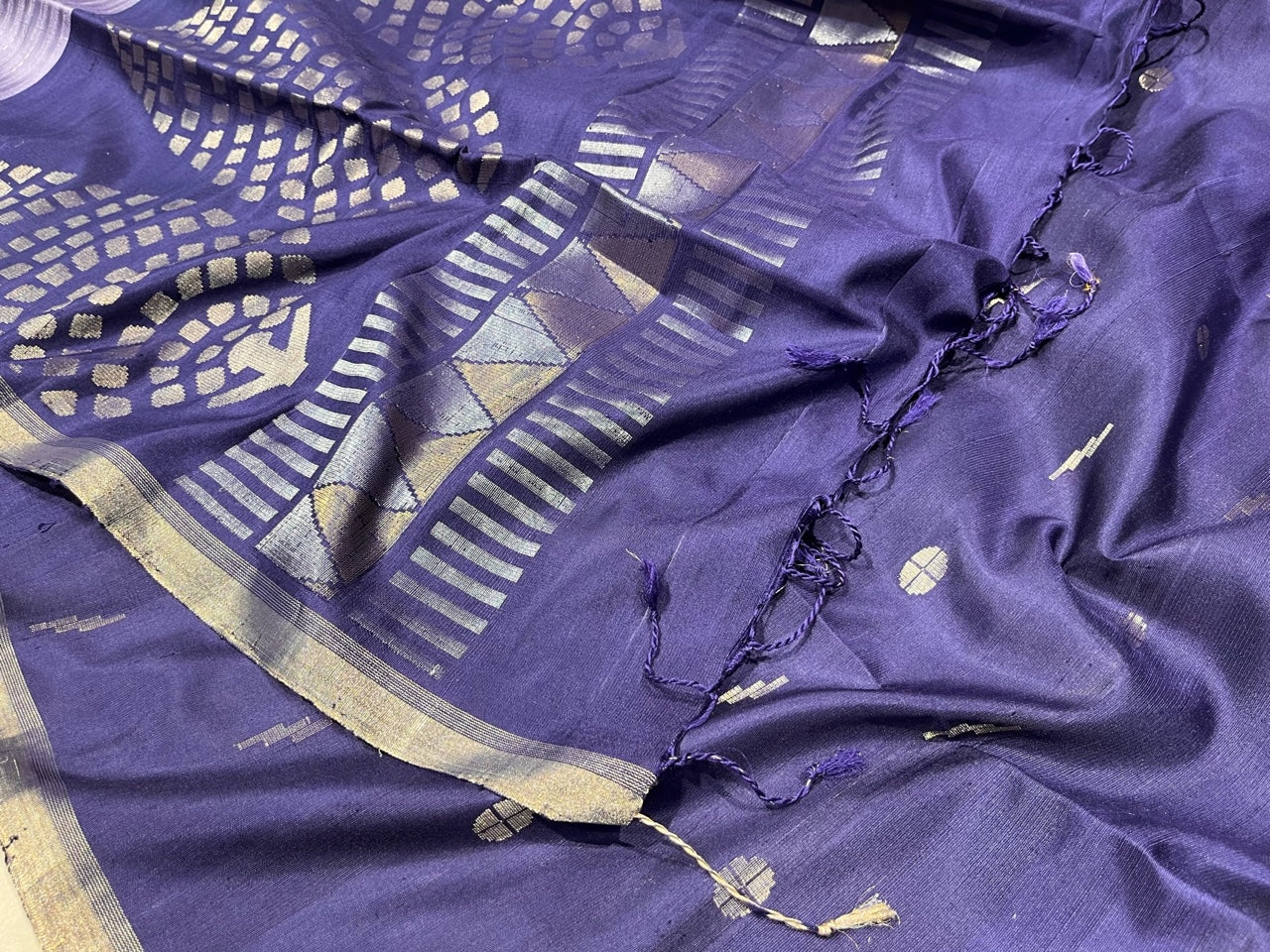 LAVENDER COLOUR KANJIVARAM SILK SAREE EMBELLISHED WITH ZARI BORDER