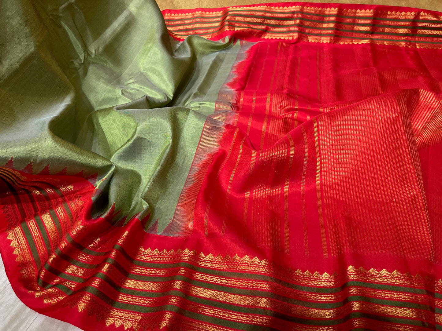PISTA GREEN COLOUR GADWAL PURE SILK SAREE EMBELLISHED WITH ZARI WEAVES