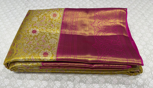 ( DELIVERY IN 25 DAYS ) MEHANDI GREEN COLOUR PURE KANJIVARAM SILK SAREE WITH CONTRAST BORDER & PALLA EMBELLISHED WITH ZARI WEAVES