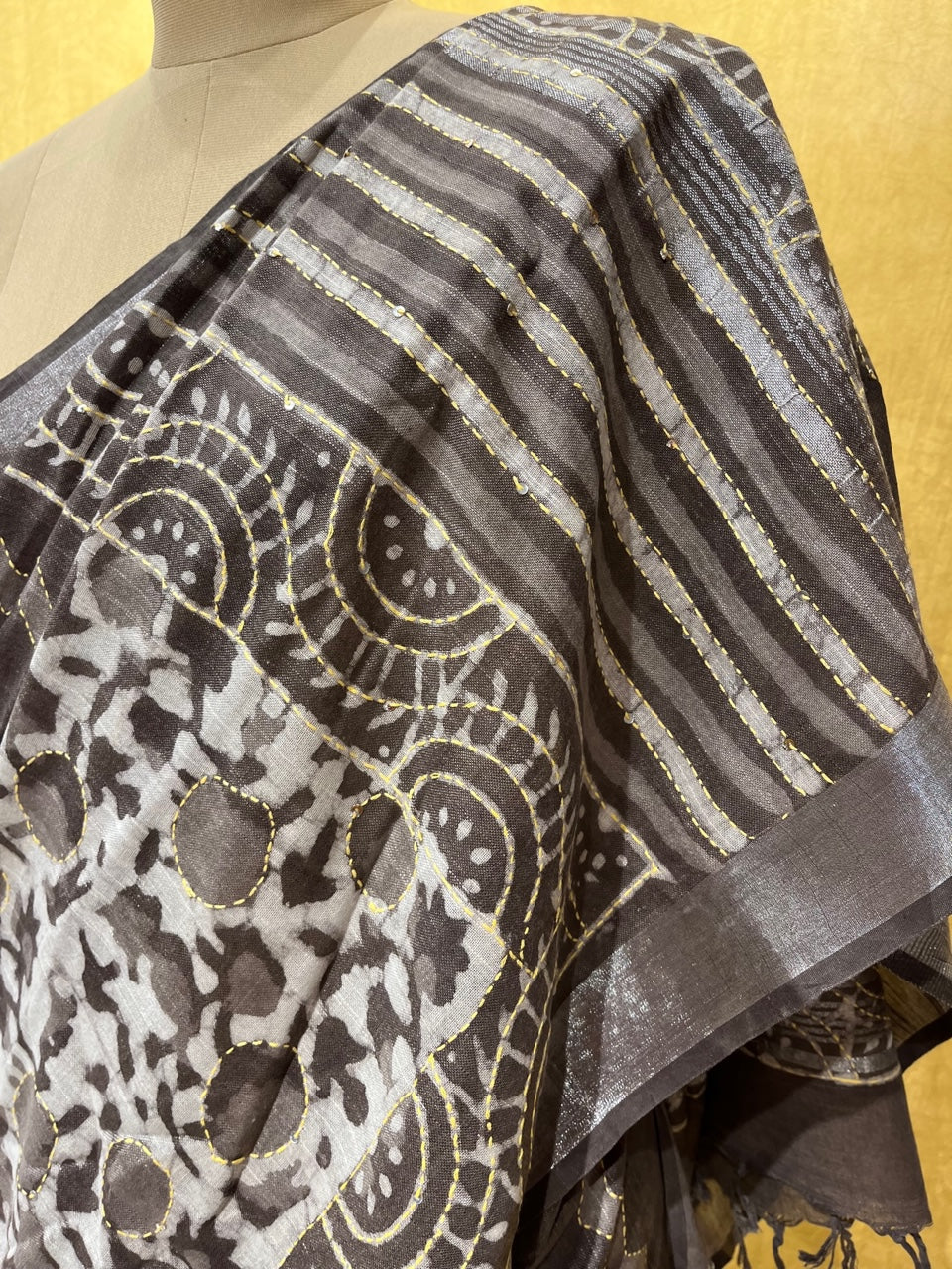 GREY COLOUR LINEN SAREE EMBELLISHED WITH KANTHA WORK