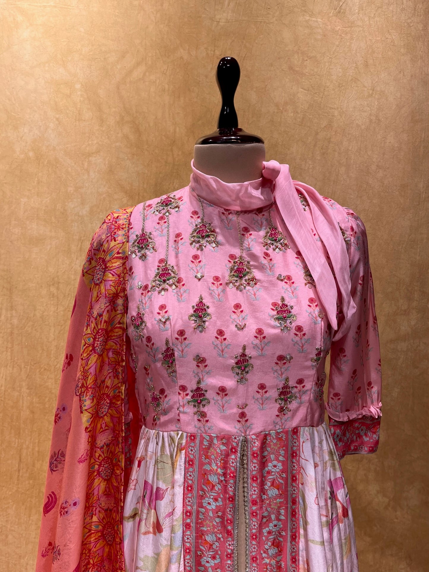 PINK COLOUR MUSLIN SILK FRONT SLIT SUIT EMBELLISHED WITH AARI WORK