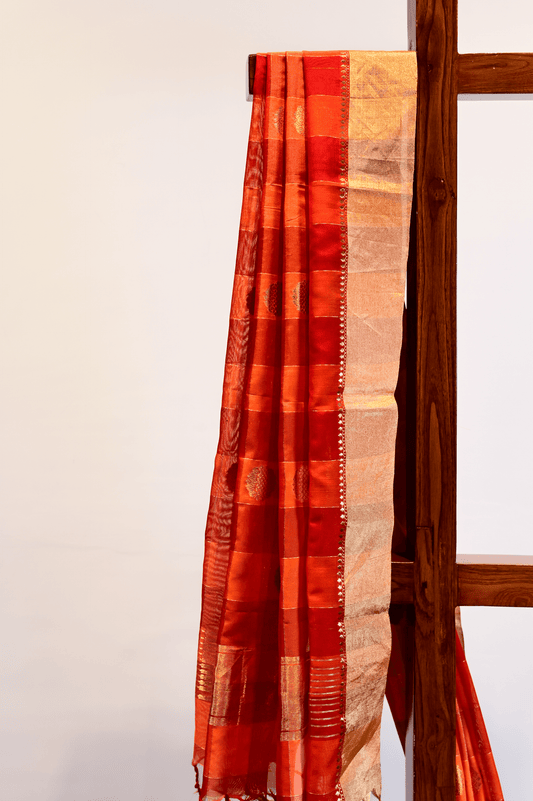PURE CHANDERI SILK CHECK RANGKAT DUPATTA WITH EKNALIYA BUTTIS AND TISSUE BORDER - Kothari Sons